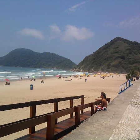 Lindo Apto Com Piscina A 150M Da Praia Do Tombo Guarujá Exteriör bild